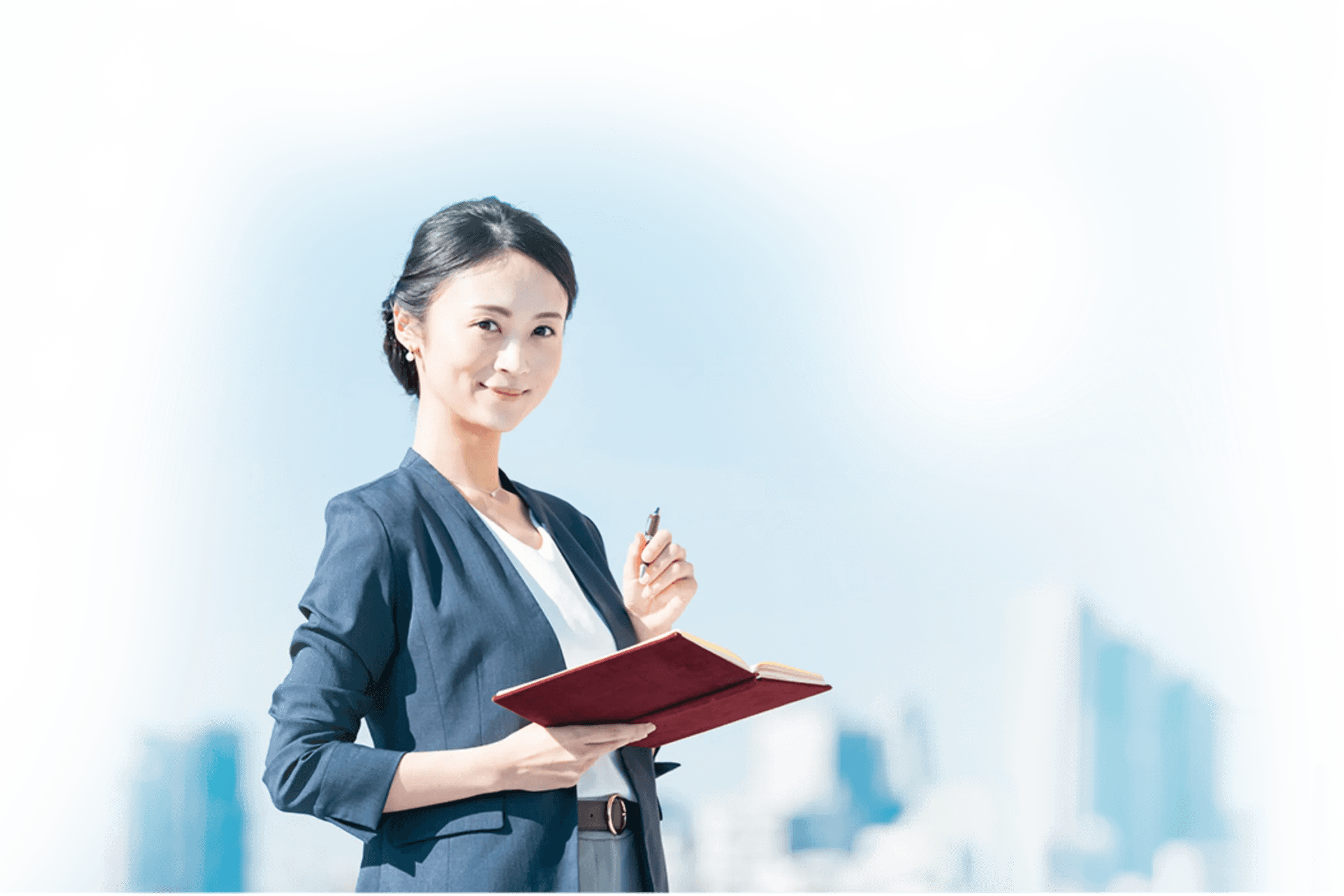 スーツの女性 画像